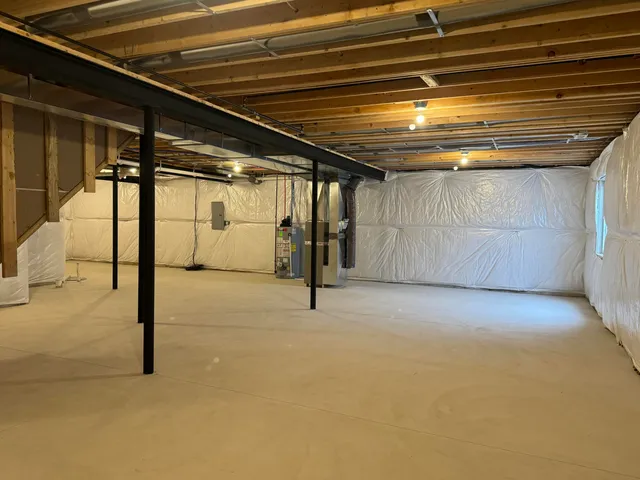 $439,900 | 37656 Schoolcraft, Livonia, MI 48154