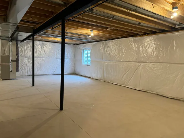 $439,900 | 37656 Schoolcraft, Livonia, MI 48154