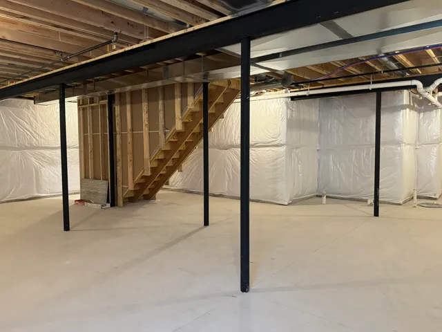 $439,900 | 37656 Schoolcraft, Livonia, MI 48154