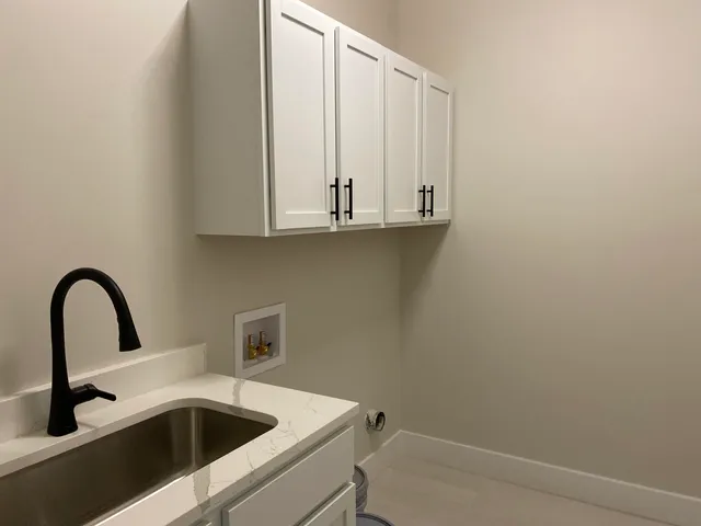 $439,900 | 37656 Schoolcraft, Livonia, MI 48154