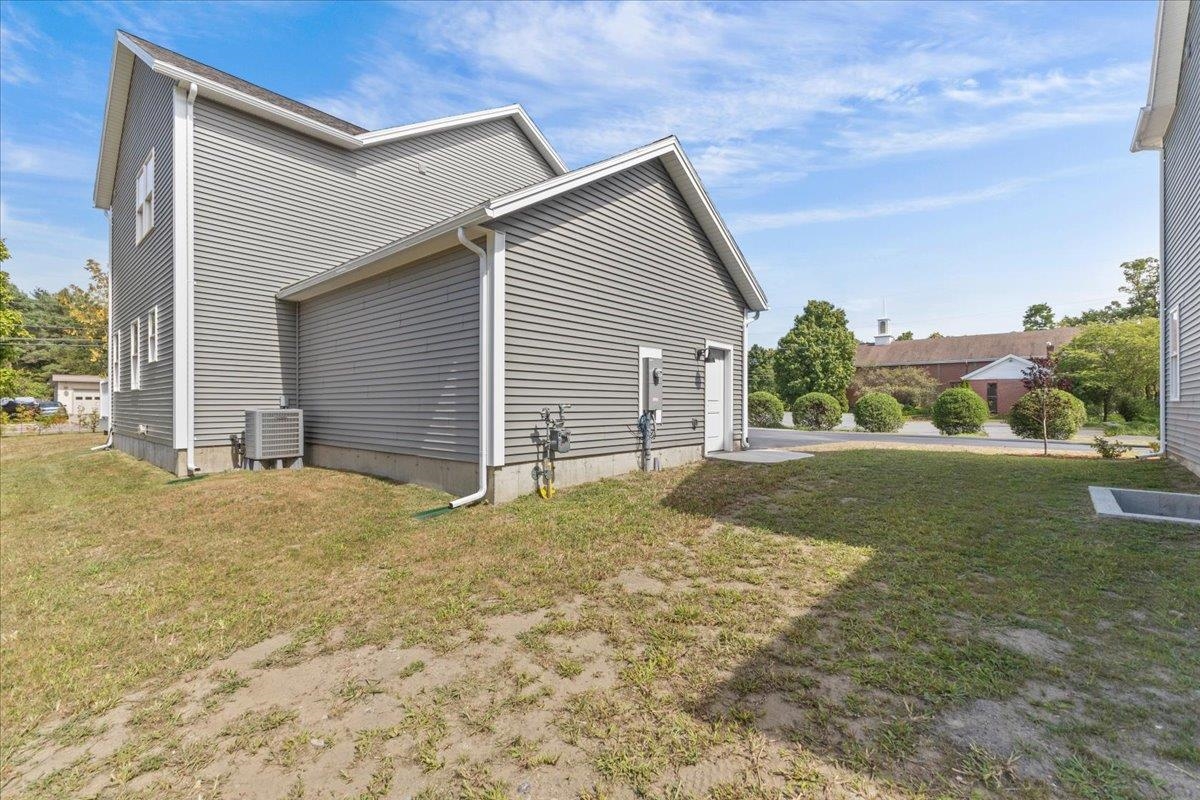 18 Walters Way Colchester, VT 05446 - Photo 4 of 37