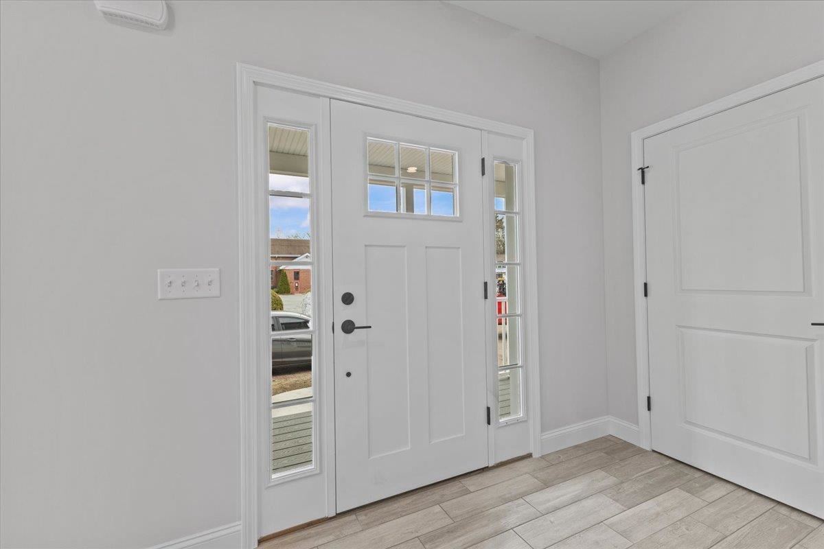 18 Walters Way Colchester, VT 05446 - Photo 5 of 37