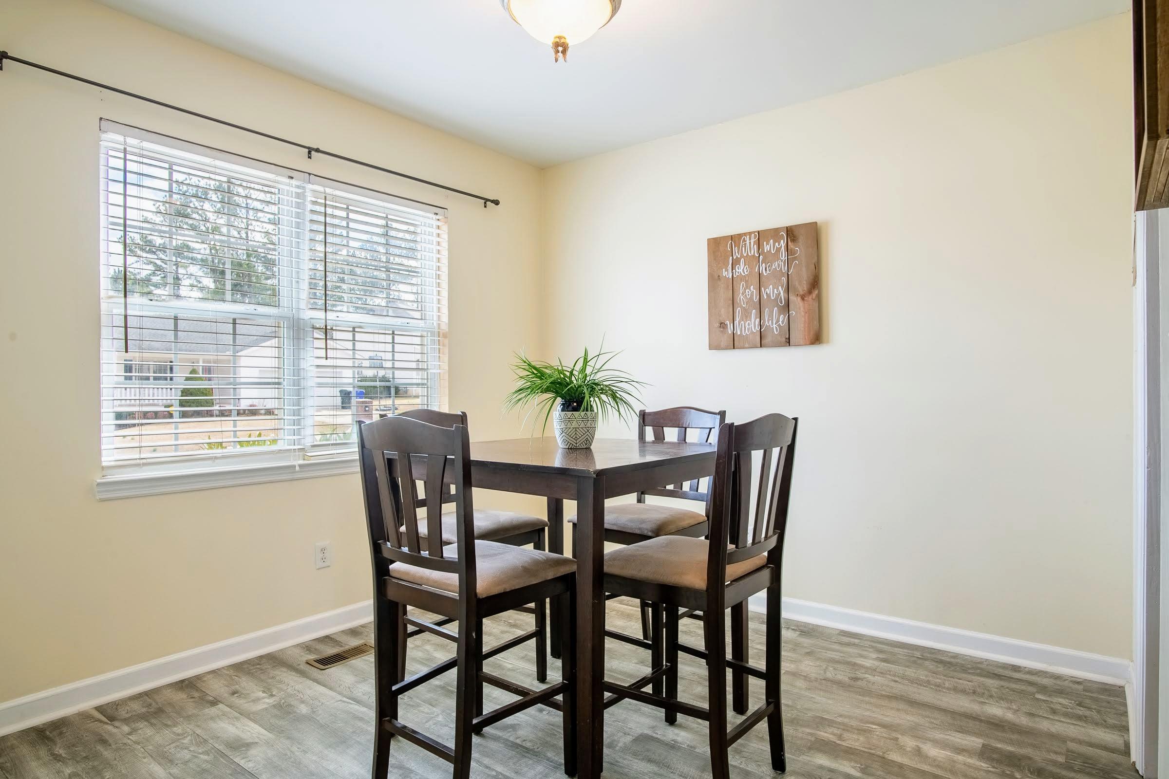 238 Chestnut Ridge Road Ringgold, GA 30736 - Photo 9 of 31 Bright Dining Room