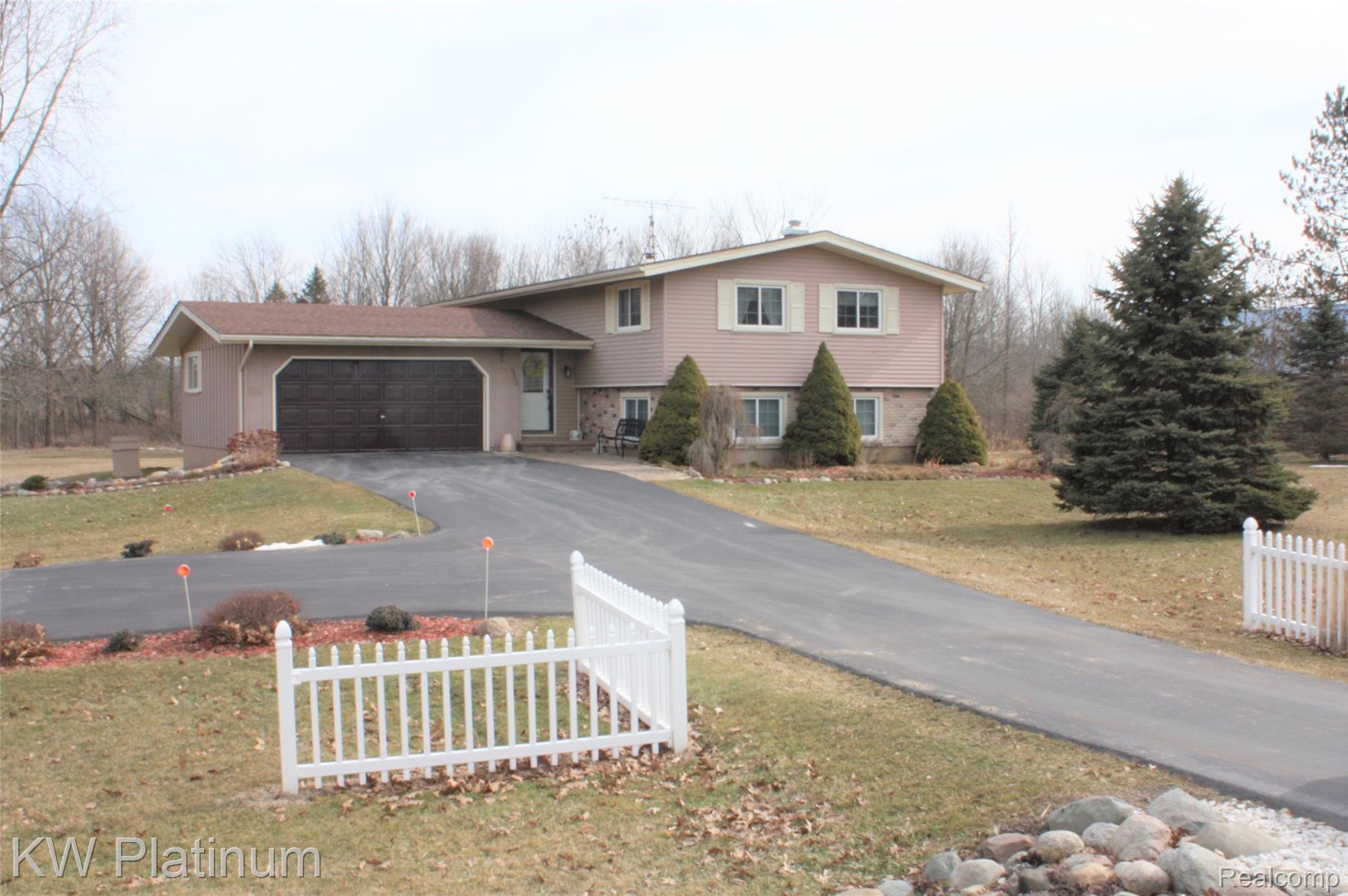 6300 Sterling Road Yale, MI 48097 - Photo 1 of 37 IMG_9579 new.jpg