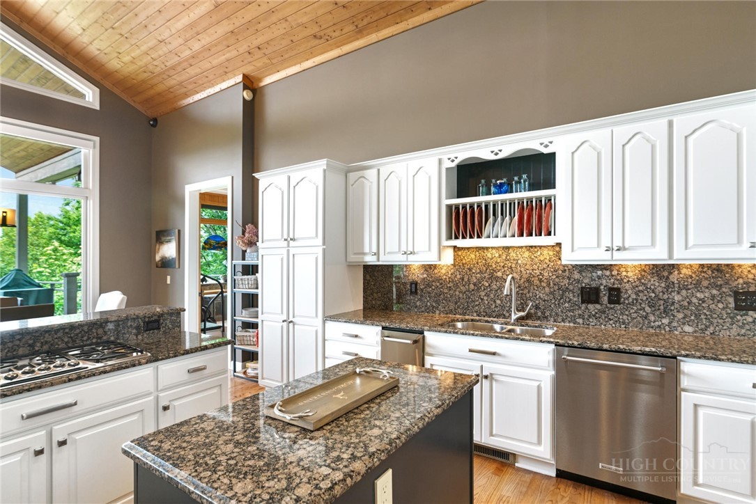 177 Mulberry Lane Boone, NC 28607 - Photo 12 of 50 Gallery Image 12