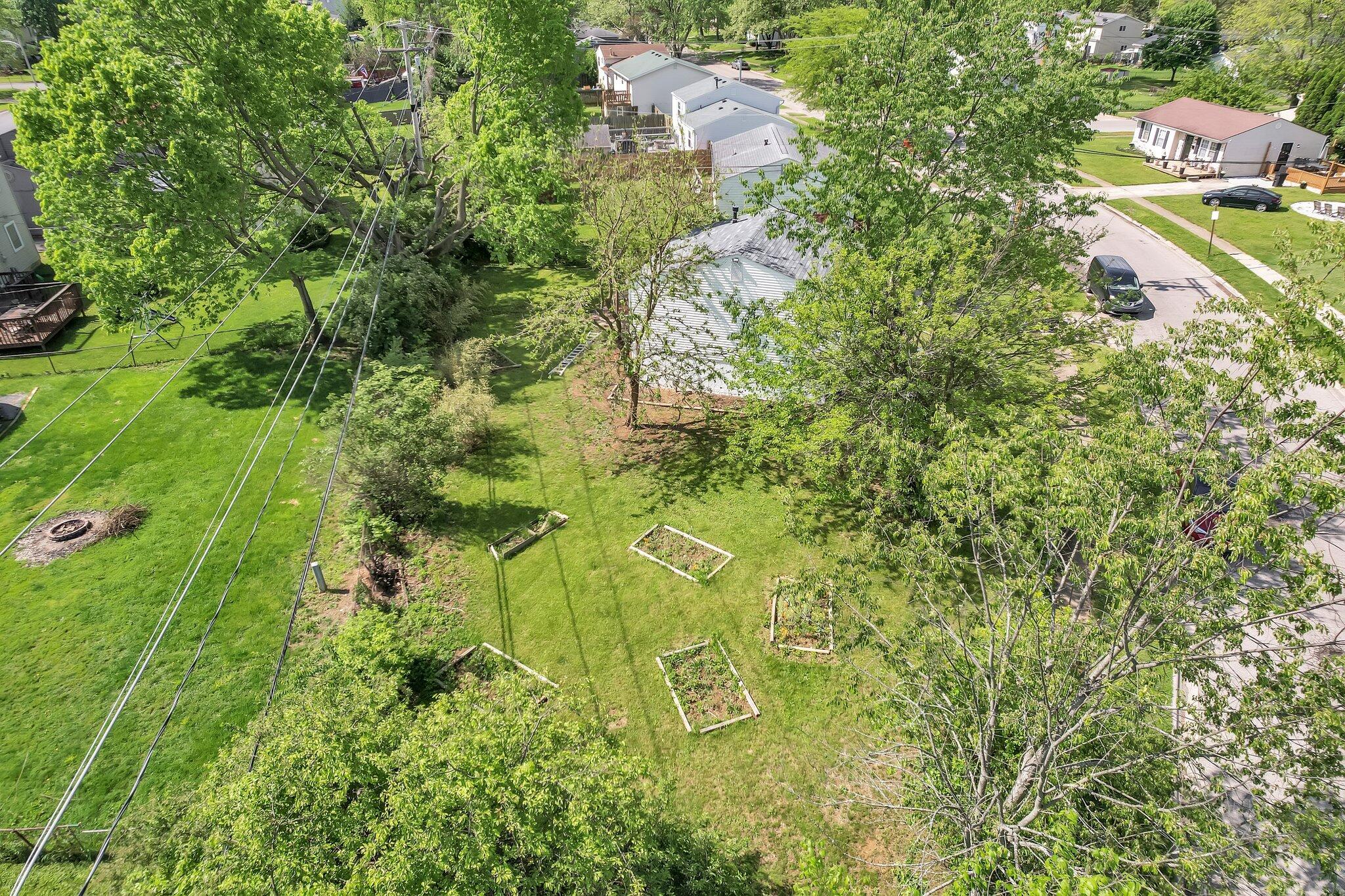2974 Whitlow Road Columbus, OH 43232 - Photo 31 of 41 Sideyard 1-4