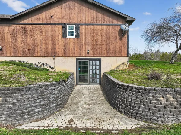 $739,900 | 7402 Highway 48, Aurora, IN 47001