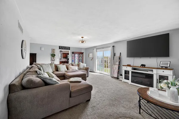 $739,900 | 7402 Highway 48, Aurora, IN 47001