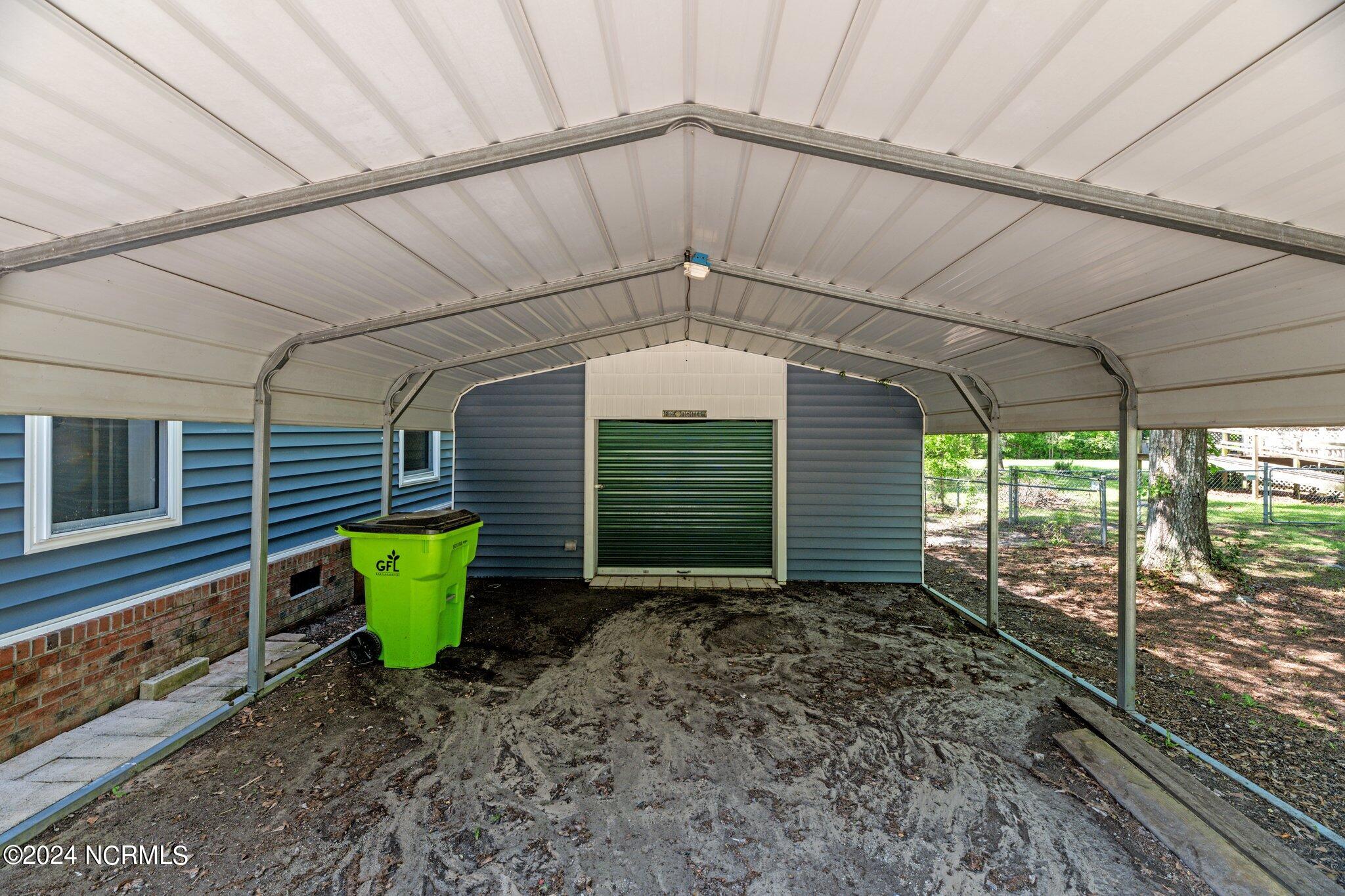 405 Sand Ridge Road New Bern, NC 28560 - Photo 3 of 36 3-web-or-mls-DSC_2905