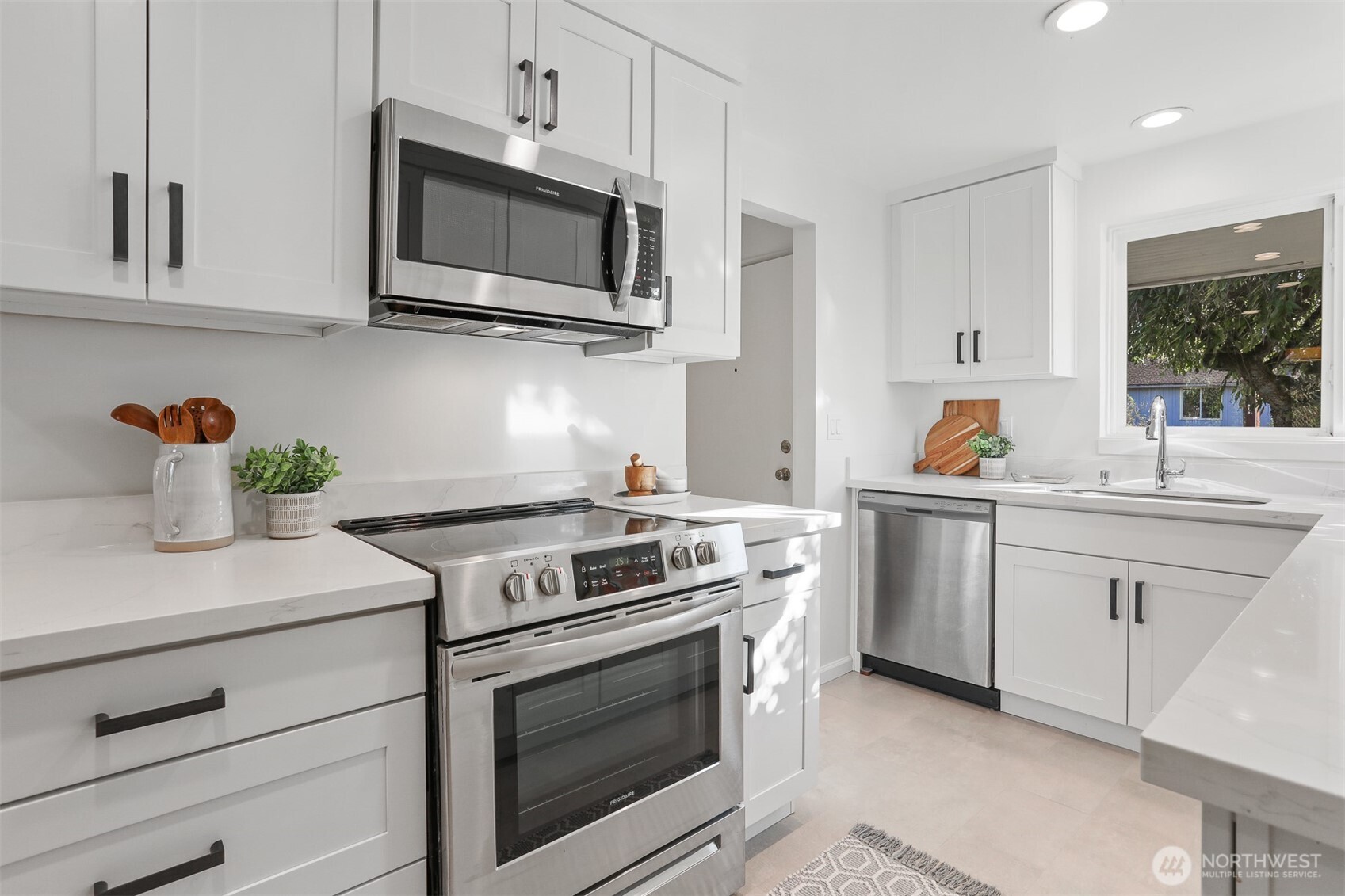 3916 Southwest 100th Street Seattle, WA 98136 - Photo 16 of 37 Gallery Image 16