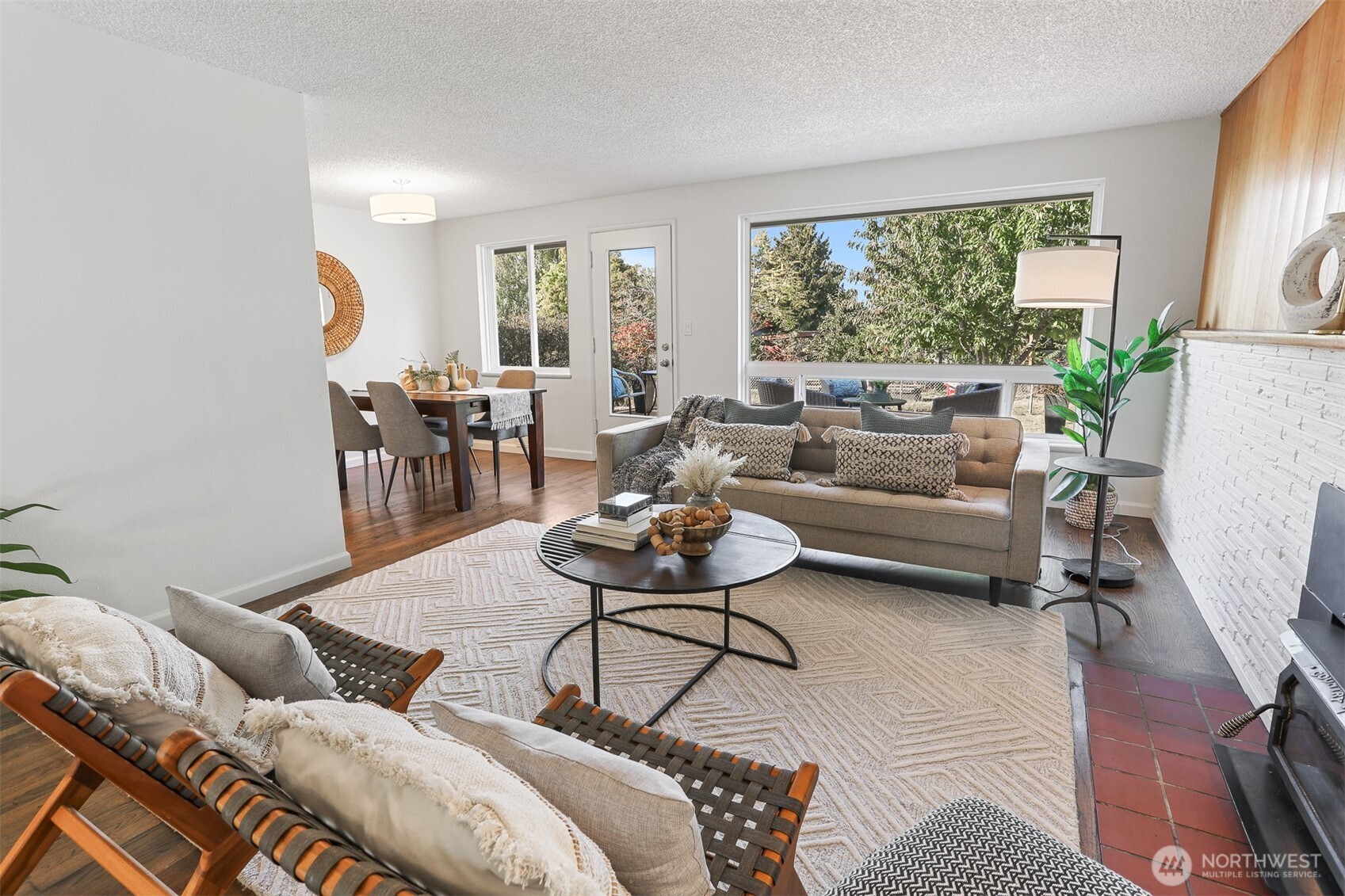 3916 Southwest 100th Street Seattle, WA 98136 - Photo 6 of 37 Gallery Image 6