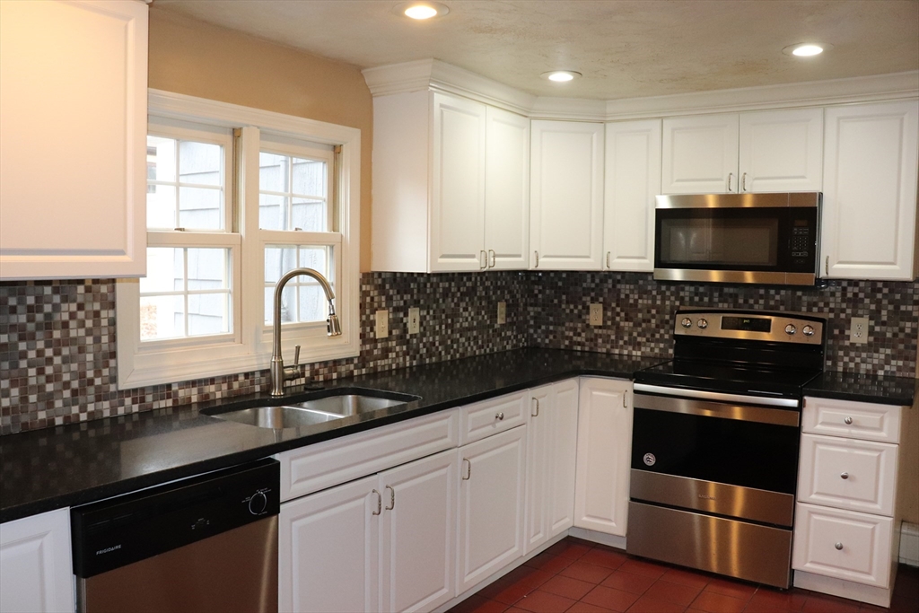 1 Algonquin Road Worcester, MA 01609 - Photo 2 of 20 Gallery Image 2