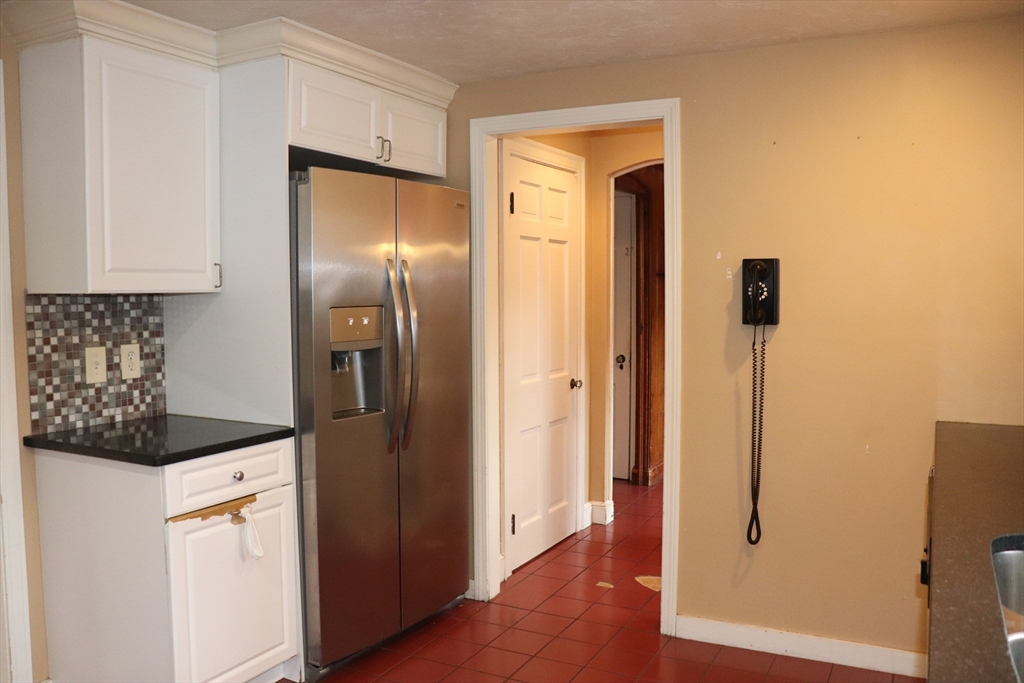 1 Algonquin Road Worcester, MA 01609 - Photo 4 of 20 Gallery Image 4