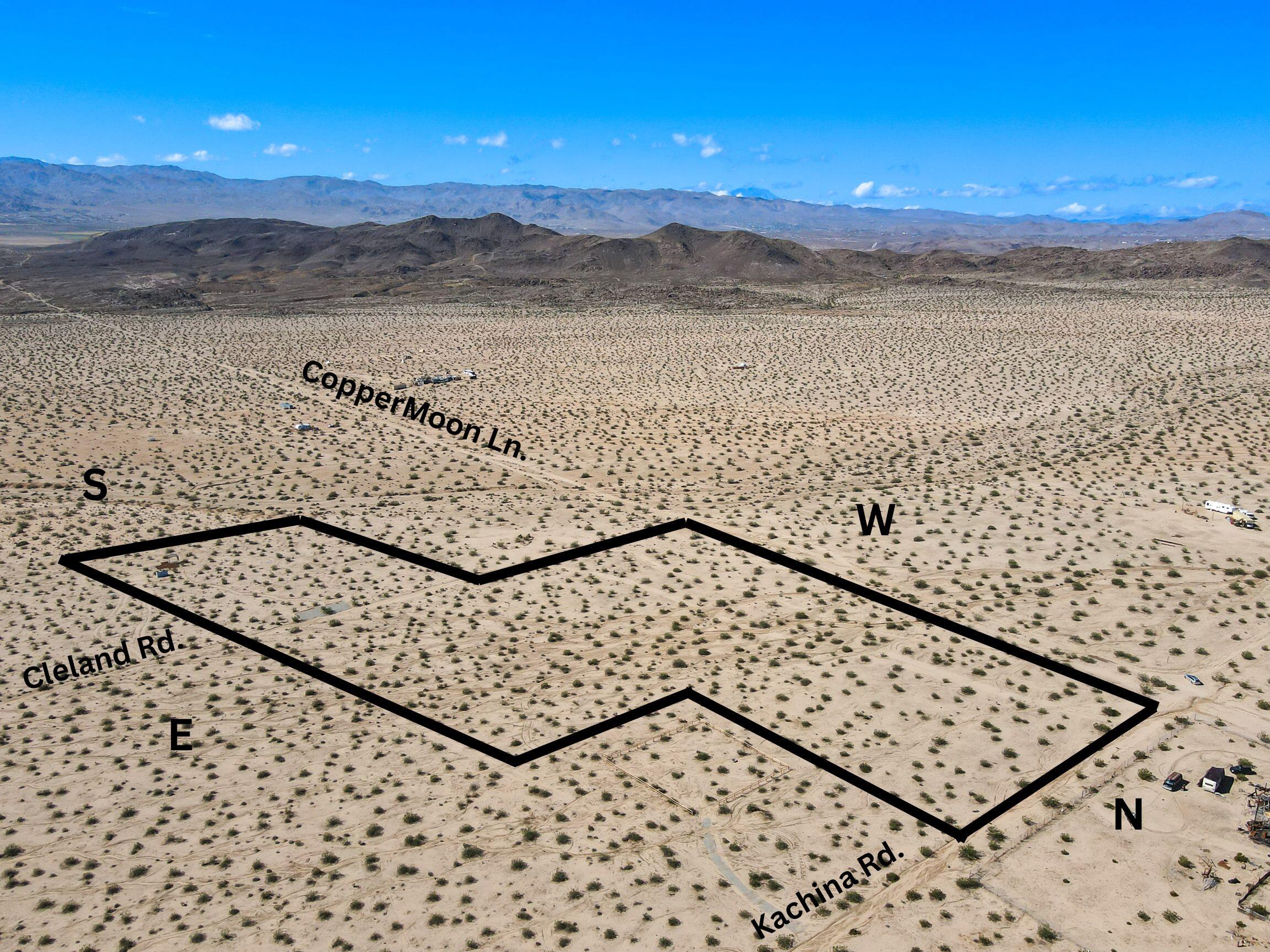 2100 Copper Moon Lane Joshua Tree, CA 92252 - Photo 20 of 28 a view of roof with outdoor space