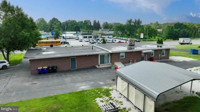 a view of a terrace with sitting area