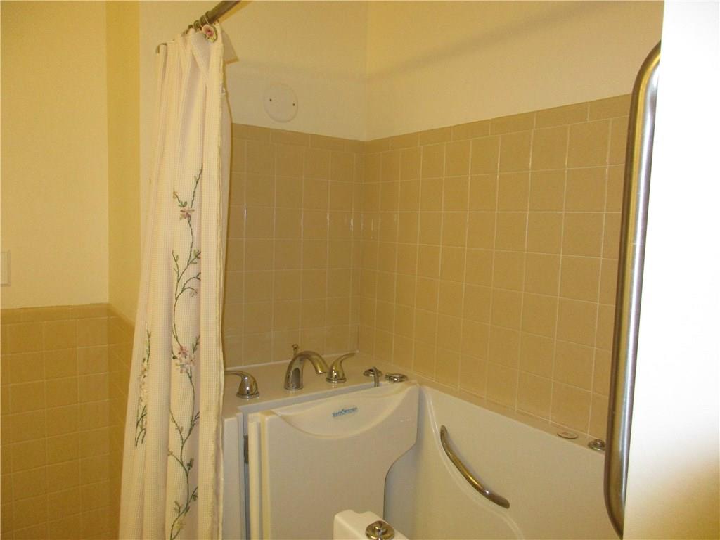 6469 Brokenhurst Road Indianapolis, IN 46220 - Photo 27 of 37