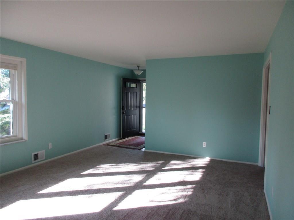 6469 Brokenhurst Road Indianapolis, IN 46220 - Photo 4 of 37