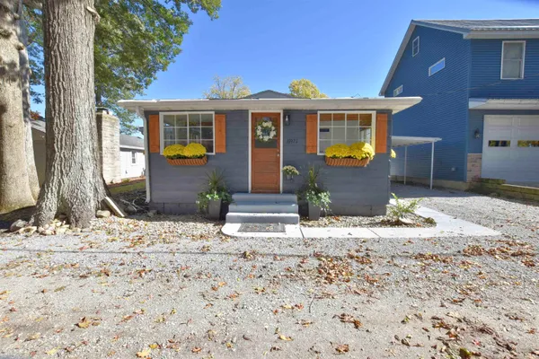 $325,000 | 11921 West Breezy Point Drive, Monticello, IN 47960