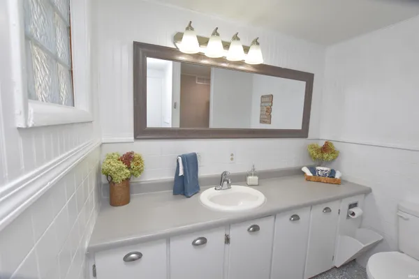 $325,000 | 11921 West Breezy Point Drive, Monticello, IN 47960