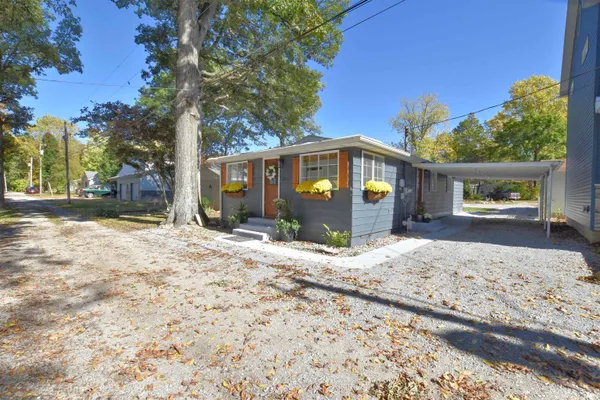 $325,000 | 11921 West Breezy Point Drive, Monticello, IN 47960