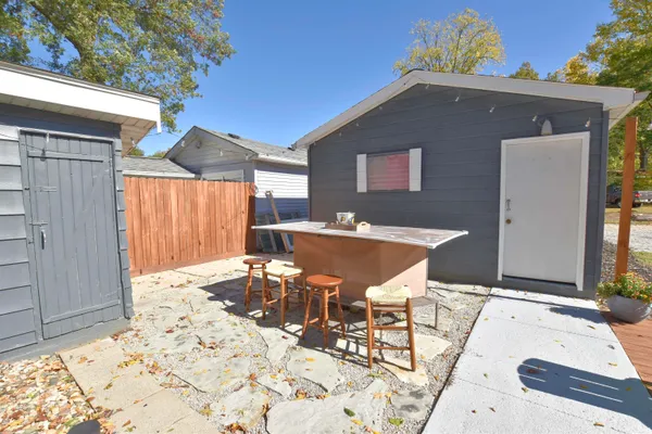 $325,000 | 11921 West Breezy Point Drive, Monticello, IN 47960