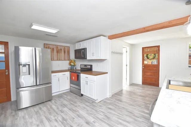 $325,000 | 11921 West Breezy Point Drive, Monticello, IN 47960