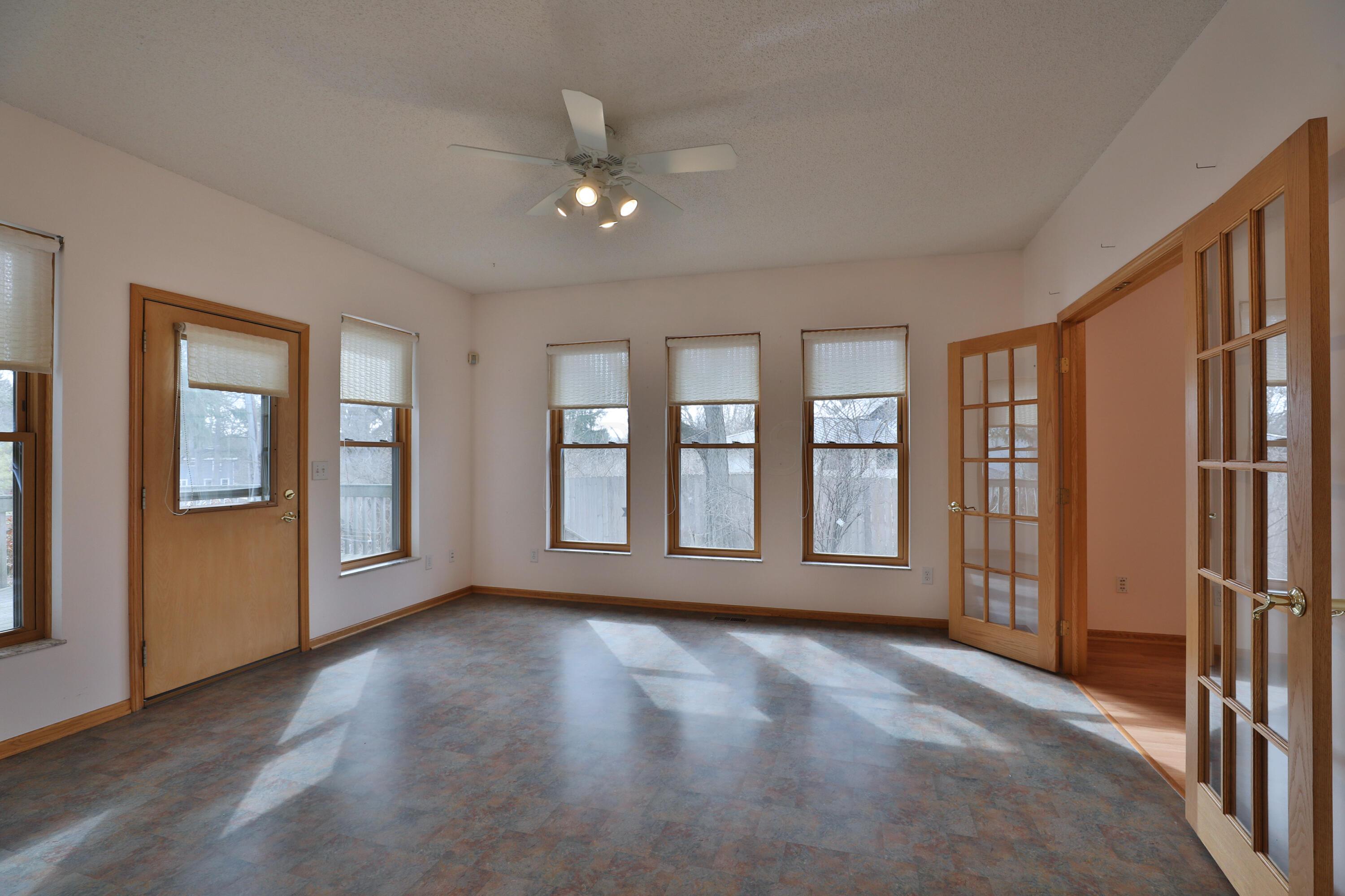 5892 Linworth Road Columbus, OH 43085 - Photo 21 of 68 5892-Linworth-21