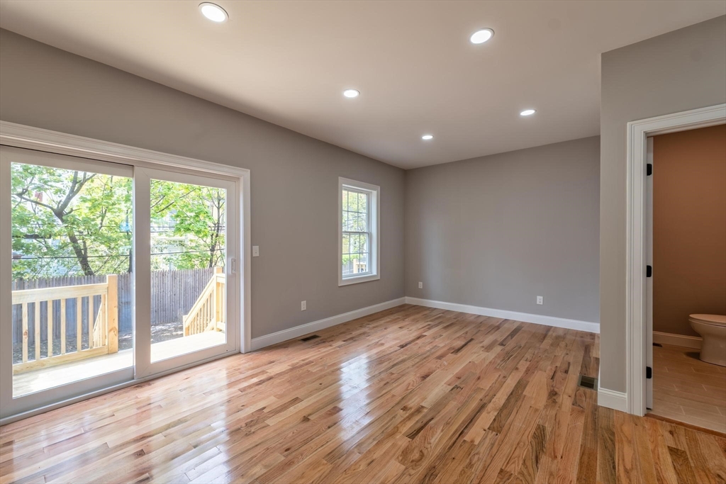 364 High Street Fall River, MA 02720 - Photo 16 of 34