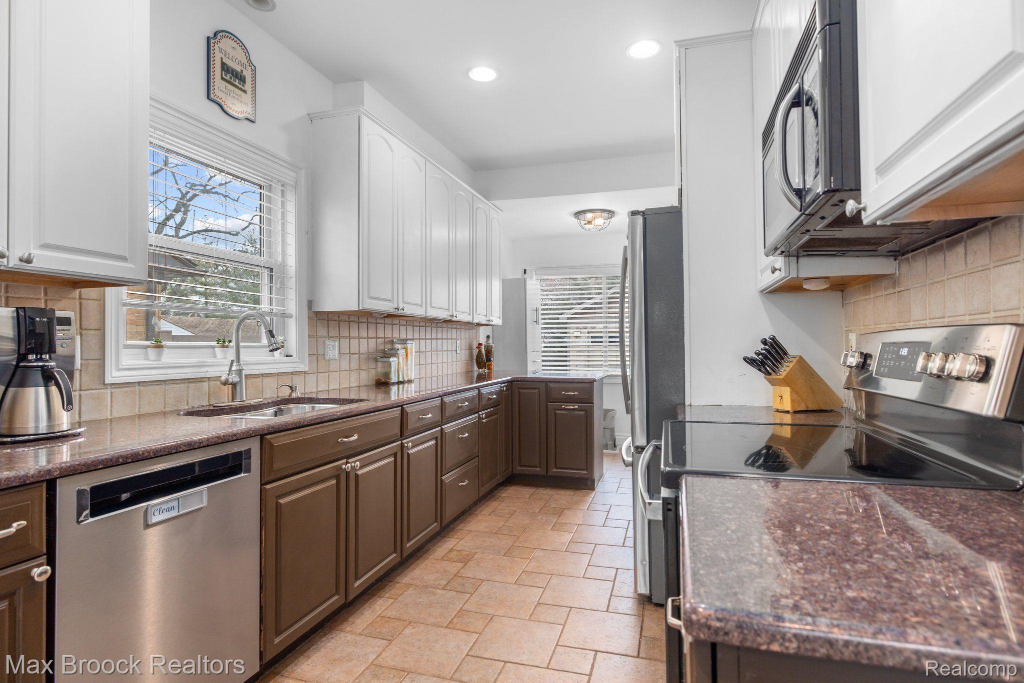 2802 Derby Road Birmingham, MI 48009 - Photo 5 of 31 Kitchen