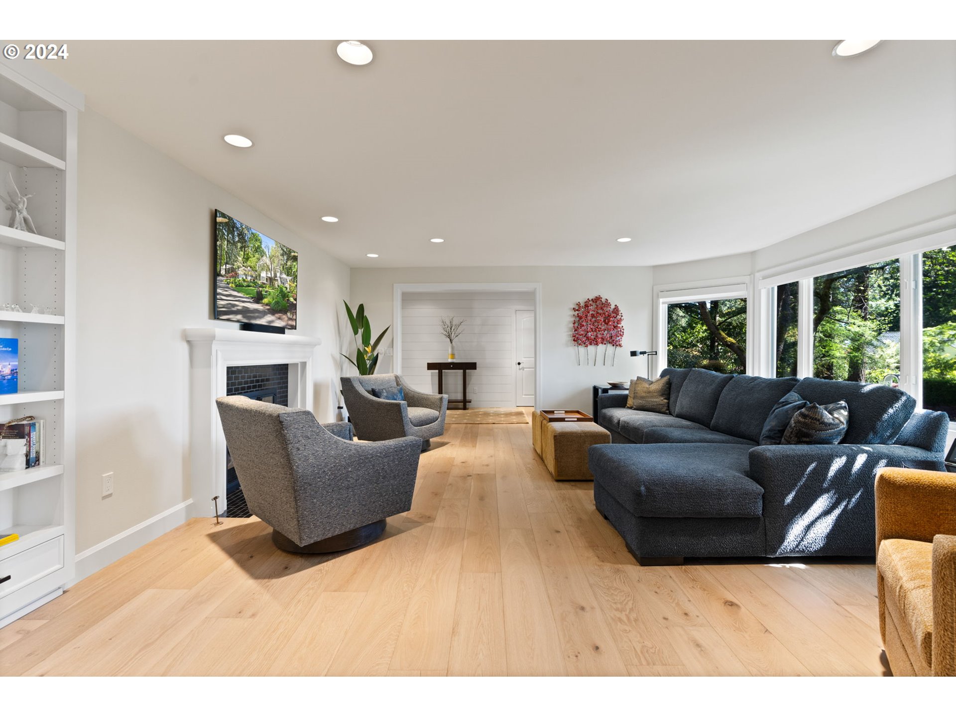 275 Southwest Birdshill Road Portland, OR 97219 - Photo 9 of 46 Gallery Image 9