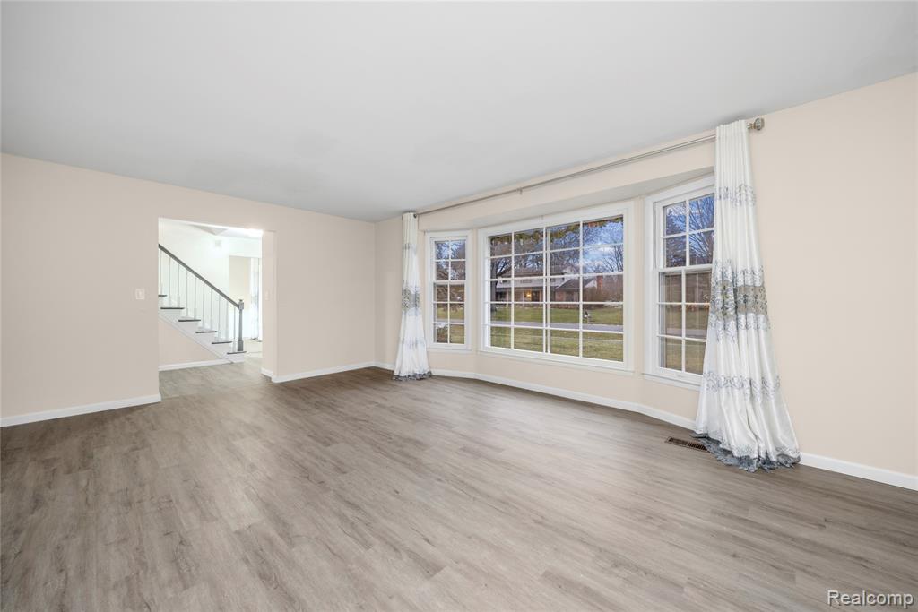 5738 Pebbleshire Road Bloomfield Hills, MI 48301 - Photo 5 of 37