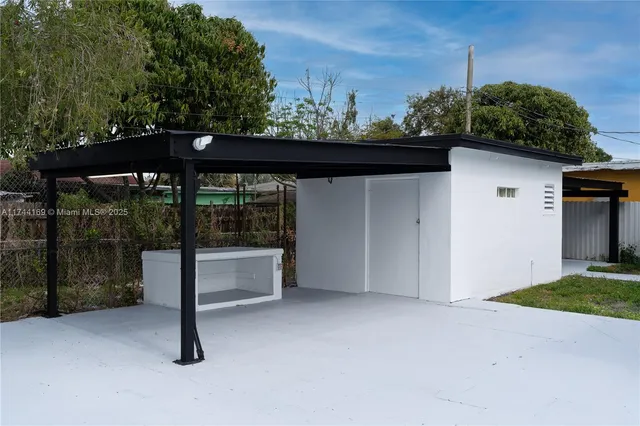 a view of outdoor space