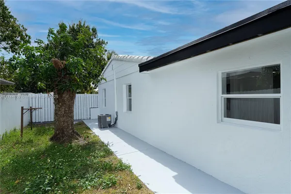 $512,888 | 805 Sultan Avenue, Opa-Locka, FL 33054