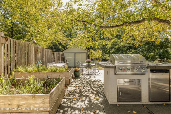 a black and white photo of a room
