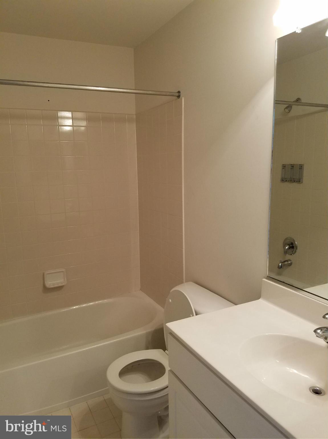 9279 Laurel Ridge Crossing Road Lorton, VA 22079 - Photo 11 of 11 Bath