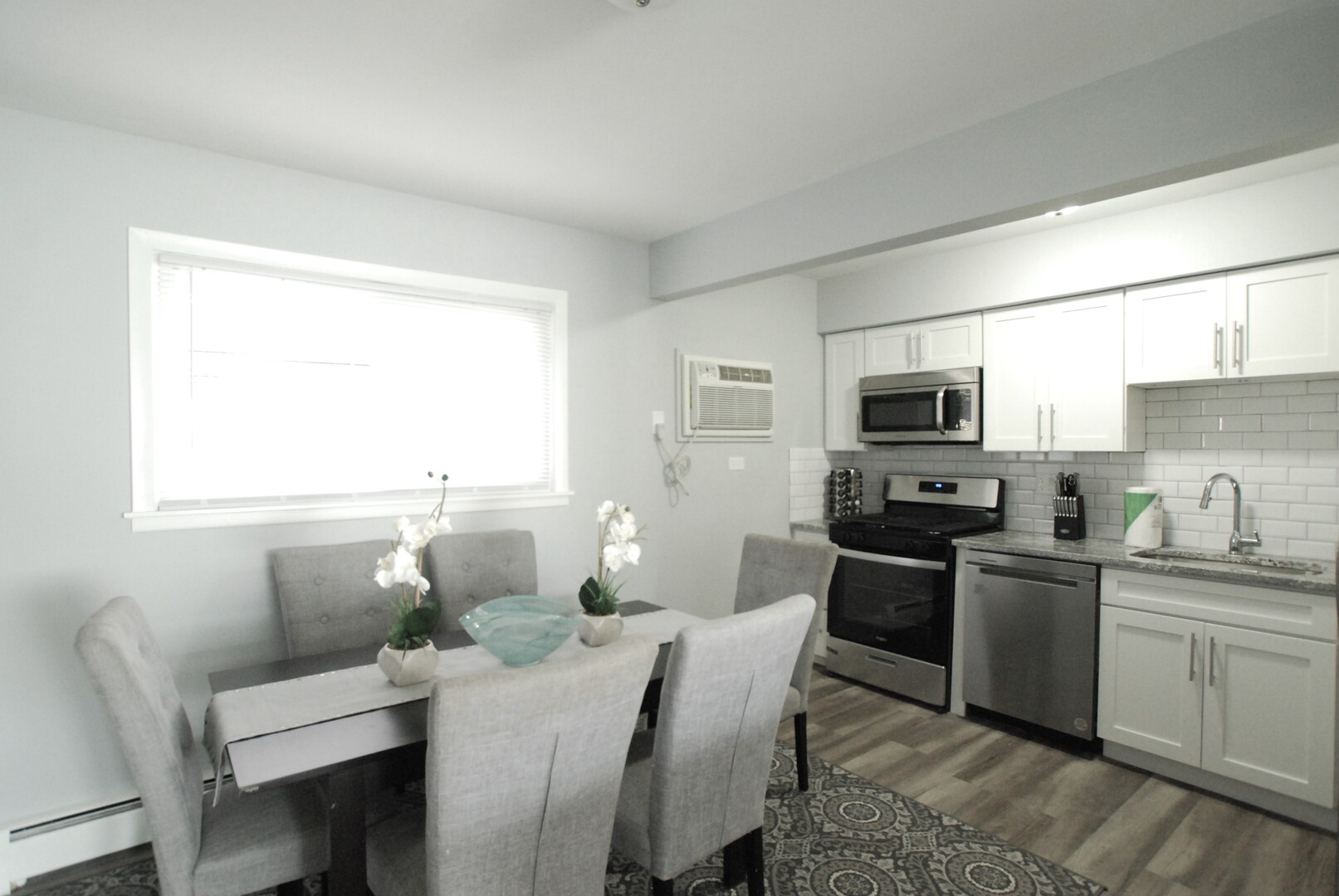 2246 South 17th Avenue, Unit 1E Riverside, IL 60546 - Photo 3 of 8