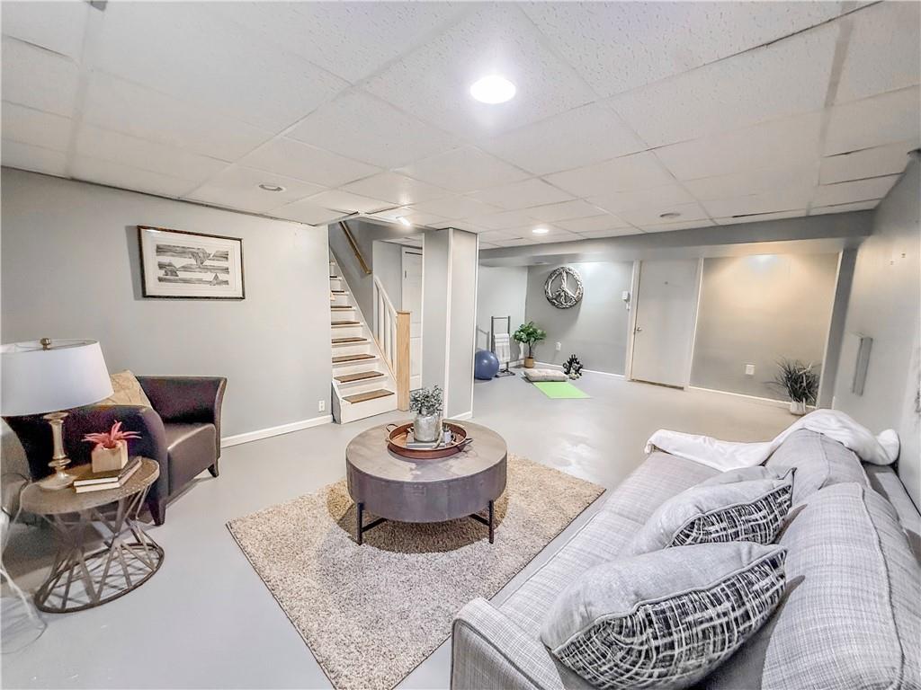 951 Logan Road Bethel Park, PA 15102 - Photo 29 of 37 Gallery Image 29