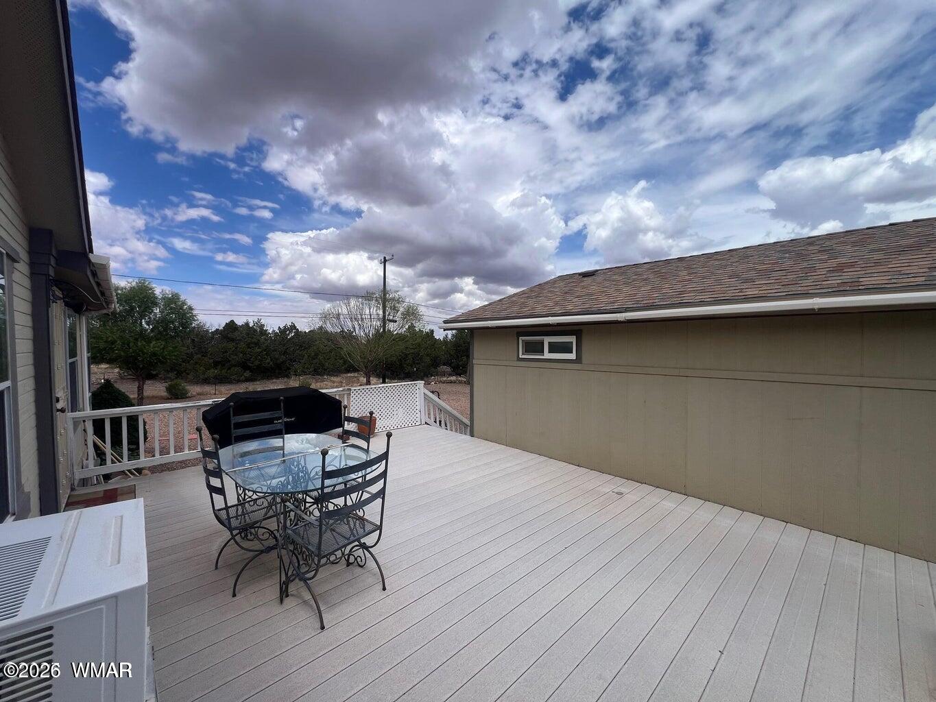 8312 Ridge Drive Show Low, AZ 85901 - Photo 6 of 49 20250801224253199855000000-o