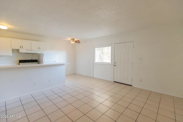 $1,095 | 1722 East Ocotillo Road, Unit 3, Phoenix, AZ 85016
