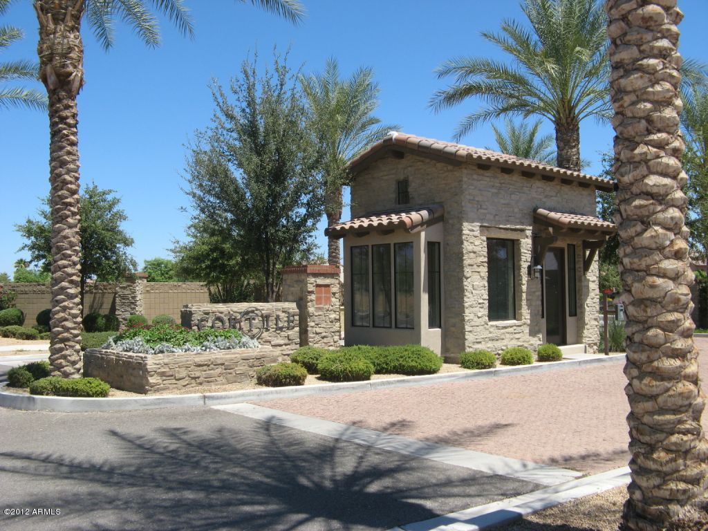 14477 West Coronado Road Goodyear, AZ 85395 - Photo 13 of 18 IMG_cortile entry2