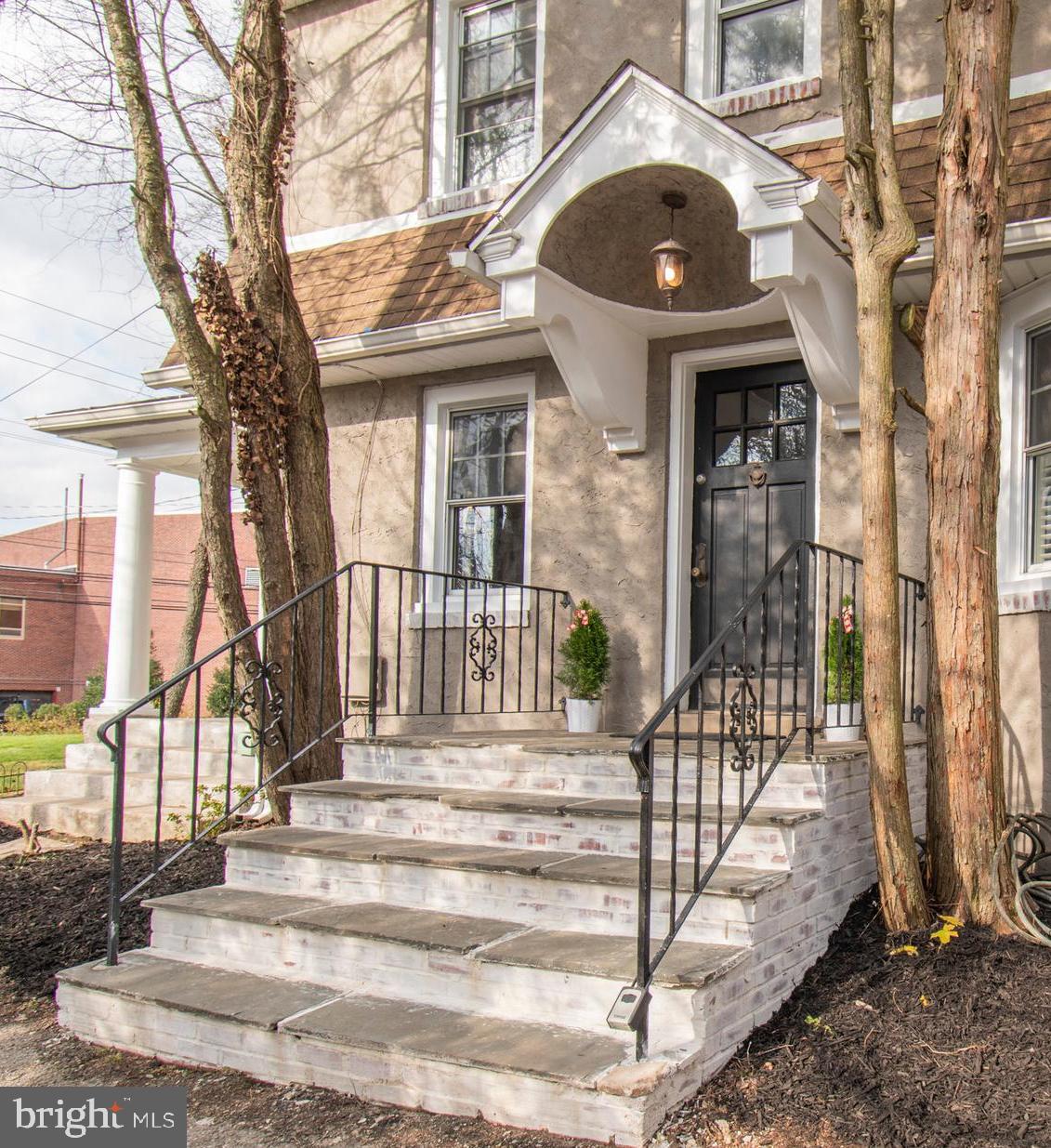 33 Howellville Road Berwyn, PA 19312 - Photo 2 of 22