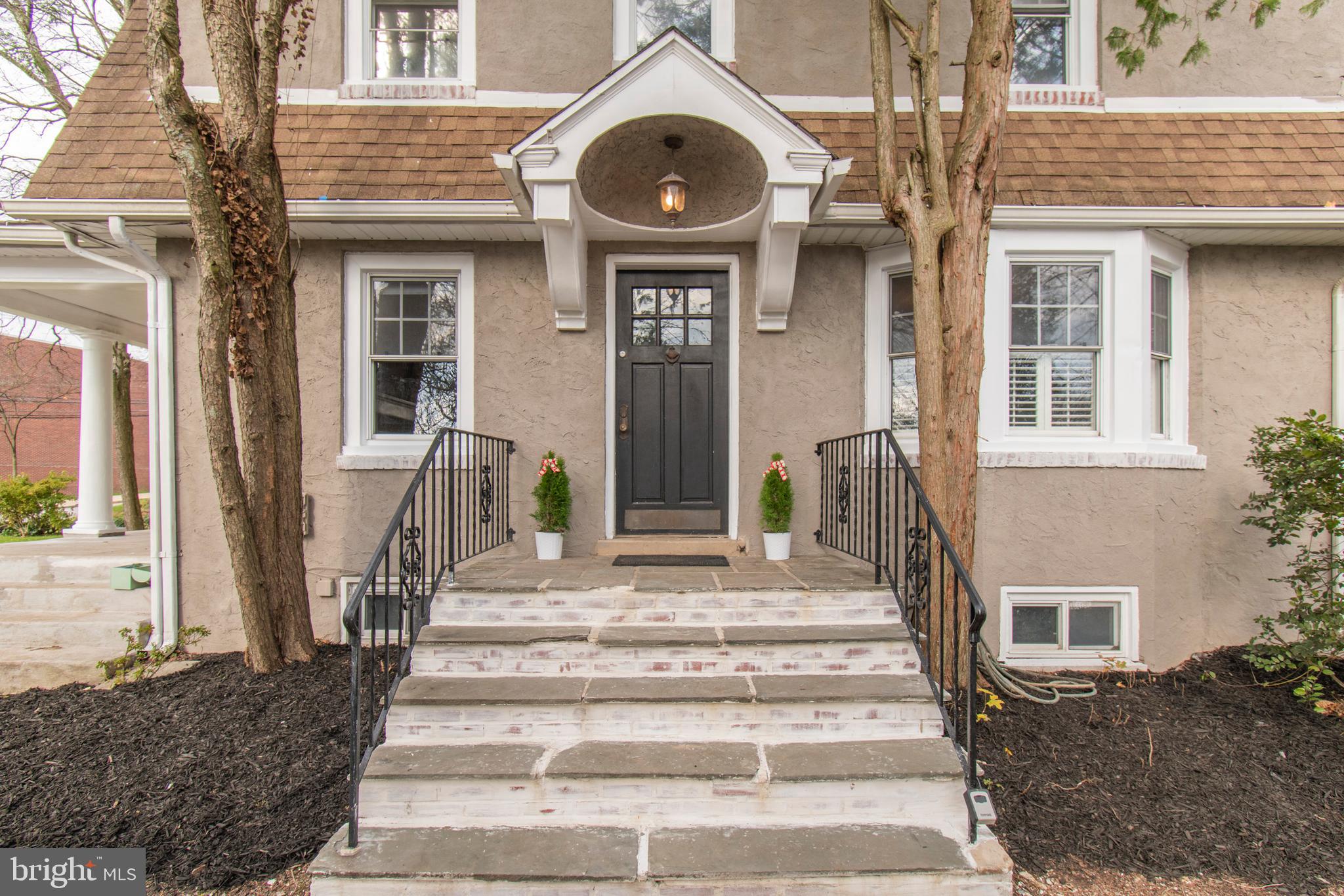 33 Howellville Road Berwyn, PA 19312 - Photo 4 of 22