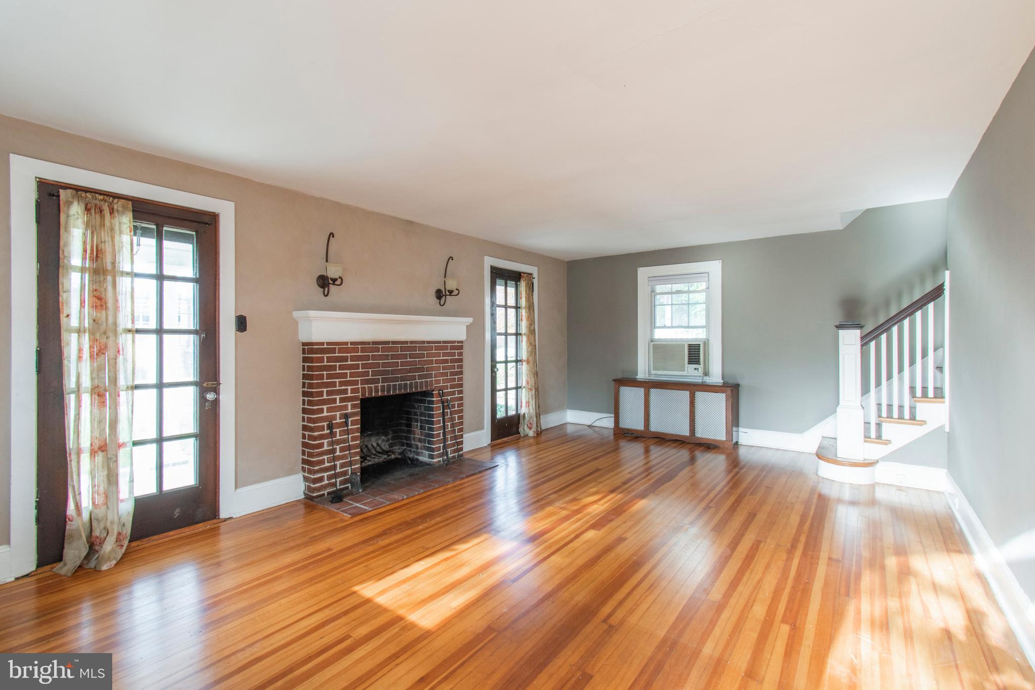 33 Howellville Road Berwyn, PA 19312 - Photo 5 of 22
