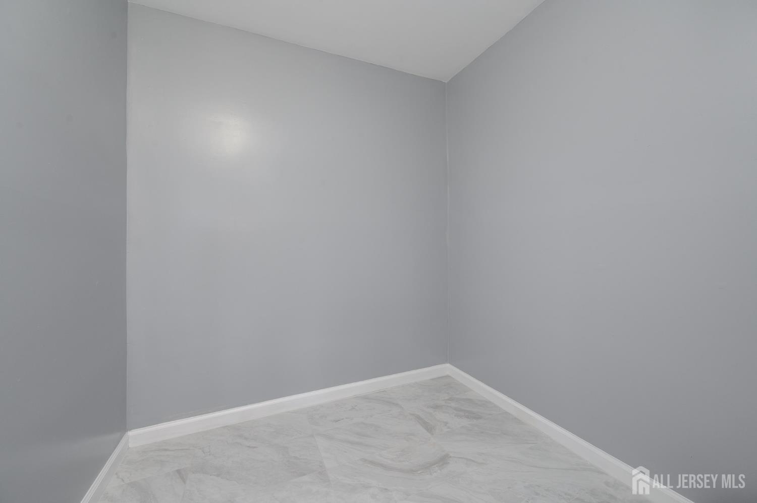 28 Powderhorn Court, Unit A Woodbridge, NJ 07095 - Photo 17 of 26 a view of an empty room