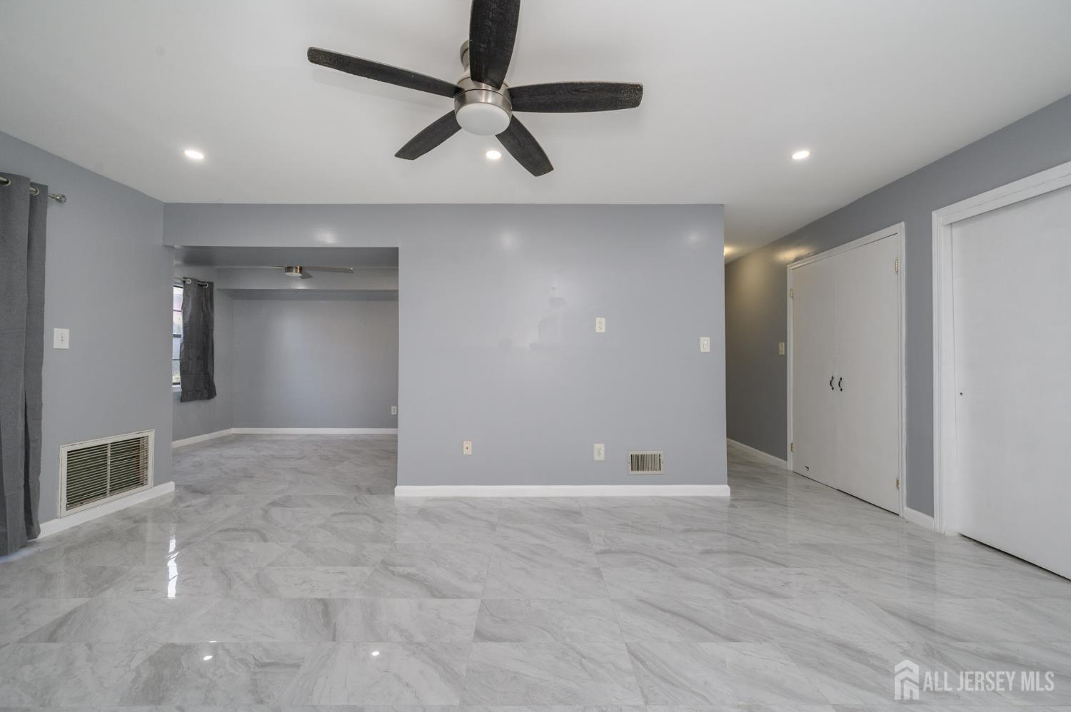 28 Powderhorn Court, Unit A Woodbridge, NJ 07095 - Photo 6 of 26 a view of an empty room