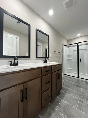 $301,900 | 108 Kingston Court, Oak Grove, KY 42262