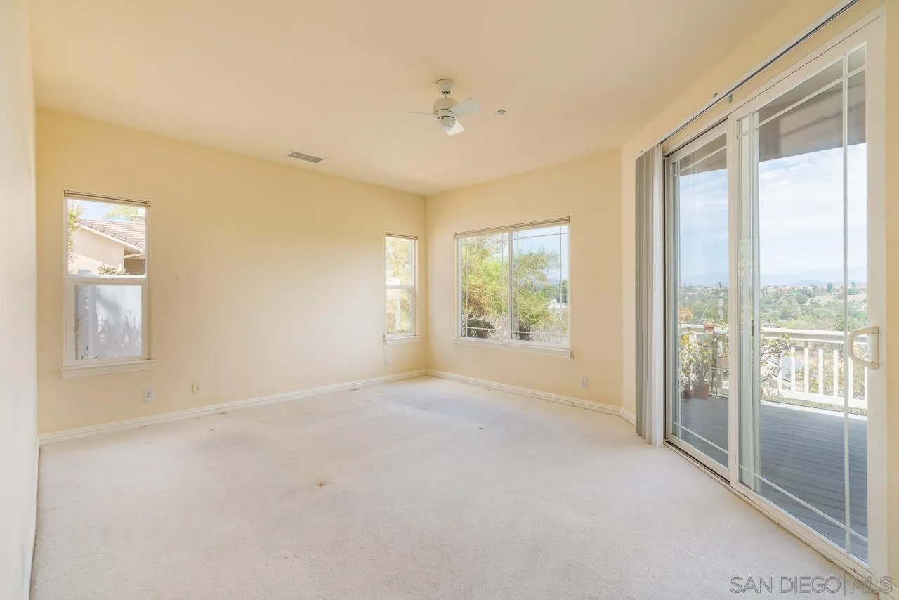 613 Carnation Lane Fallbrook, CA 92028 - Photo 8 of 26 Gallery Image 8