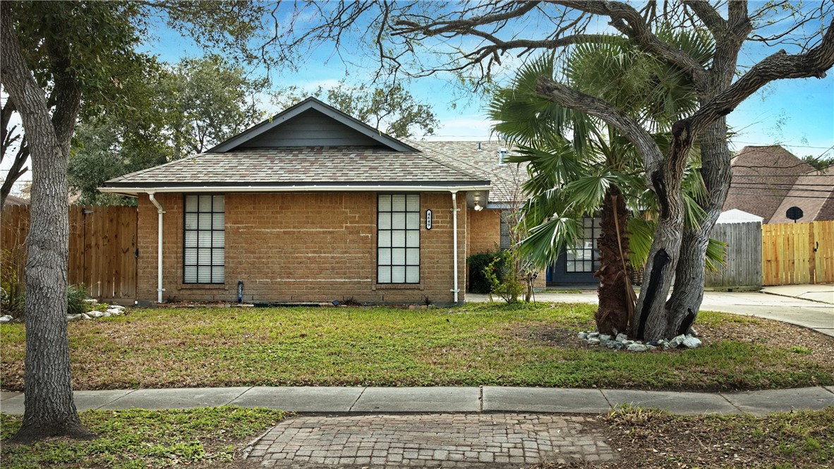 4649 Spring Fork Drive Corpus Christi, TX 78413 - Photo 2 of 27