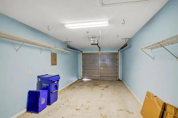 a view of livingroom with furniture