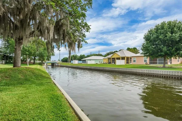 $209,900 | 323 Orange Blossom Drive, Unit 323, Winter Haven, FL 33880